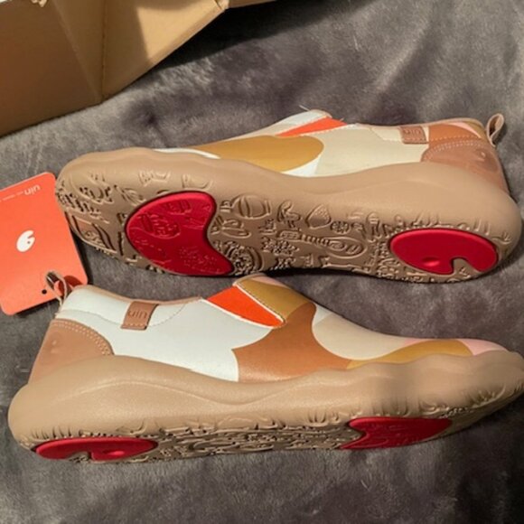 2 / $40 - NEW NIB UIN Slip On Shoes Cuenca Women's Size 7 Wearable Art NWT $240 - Picture 10 of 15